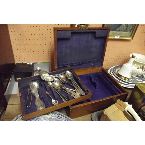 86 - Oak cutlery box, and contents.