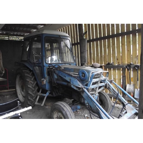 104 - Ford 6600 1982 Q Cab tractor and loader.