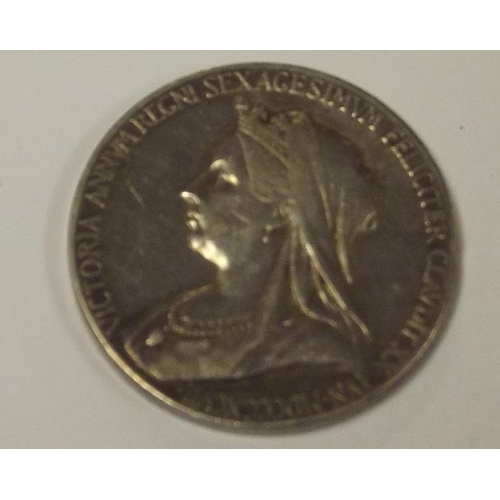 14 - Silver commemorative medallion, Queen Victoria's Diamond Jubilee.