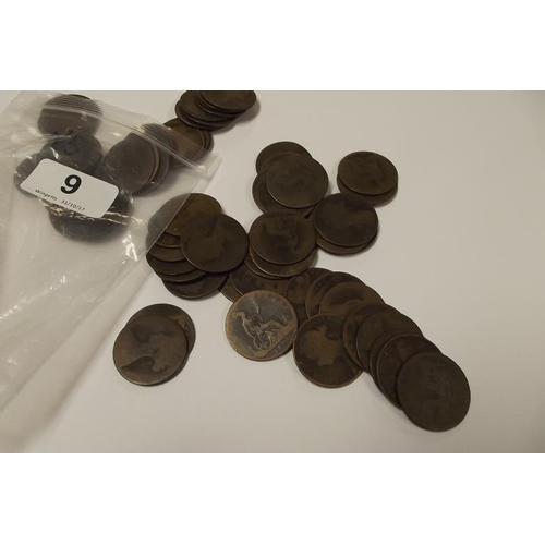 9 - Large collection of Victorian 'Bun' Pennies.