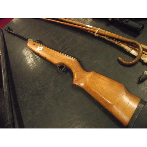 18 - Cometa - 300 Cal 5.5/.22 air rifle, no. 15789. Please note: Purchasers must be over 18 and photograp... 