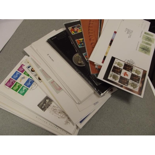 69 - Quantity of Royal Mail First Day Covers, and loose stamps.