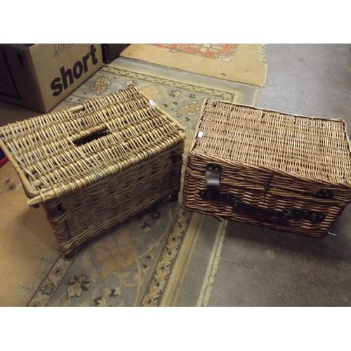 163 - Two picnic baskets.