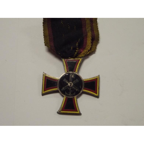 35 - Italian WWII enamelled Artillery Cross.