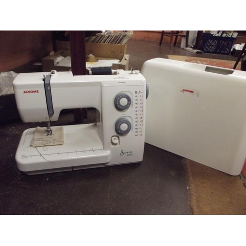 274 - Janome Sewist 525S electric sewing machine.