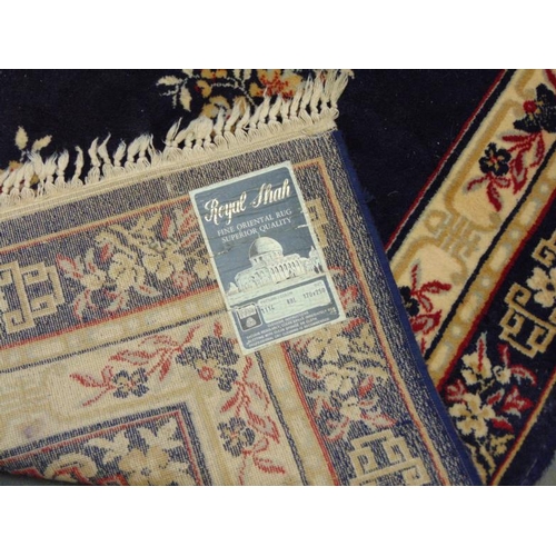 101 - Shah wool rug, 100 x 68