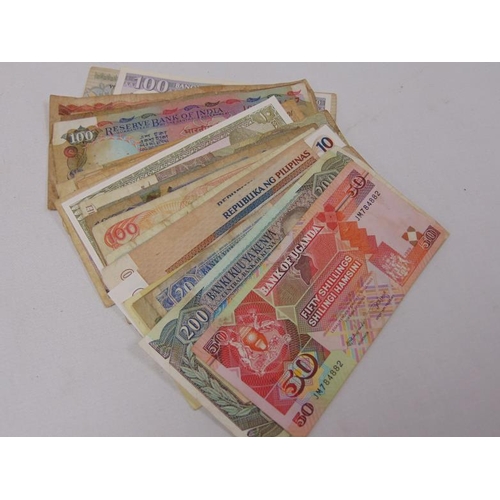 25 - Collection of world banknotes.