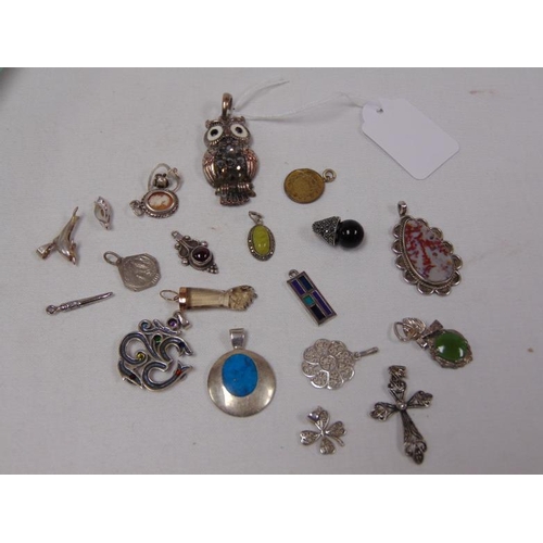 90 - Various silver/white metal pendants, etc.