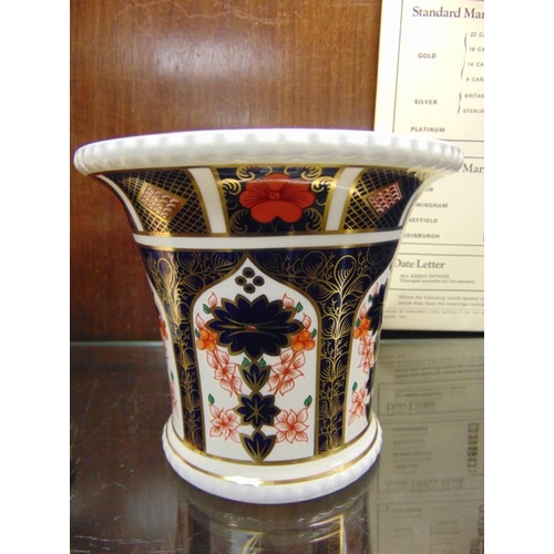 138 - Royal Crown Derby 1128 Imari vase, 4.75 in. (first quality).