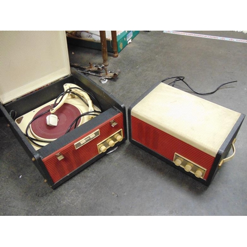 68 - Vintage Ecko Model RP343 record player, with matching external speakers.