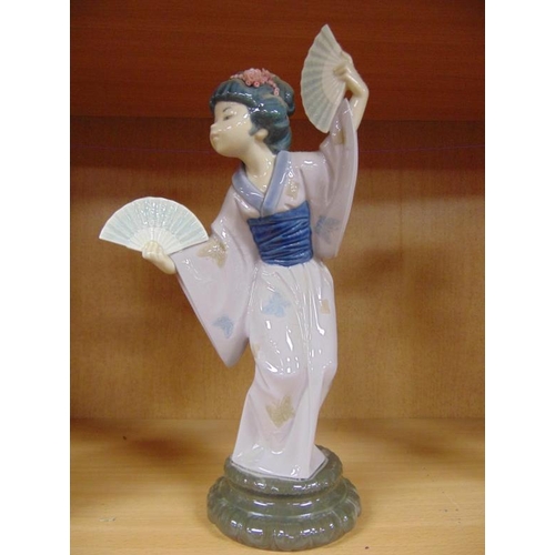 182 - Boxed Lladro figurine - Japonesita abancio No. 4.991