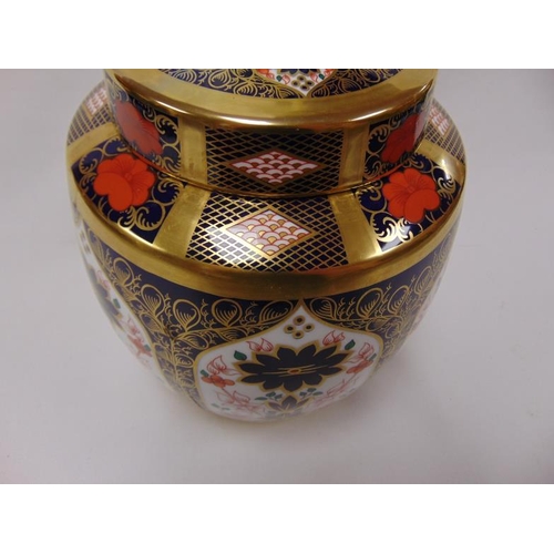 2 - Pair of Royal Crown Derby Old Imari ginger jars and covers with heavy gold banding, 1128 pattern, fi... 