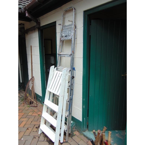 239 - Aluminium step ladder and a smaller wooden step ladder (2).