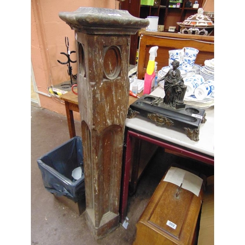 301 - An oak newel post, 42