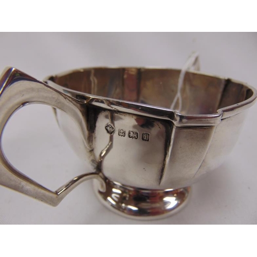 473 - Silver two handled bowl on stand , Maker William Hutton & Sons , Birmingham 1901. 5.3 onzs.