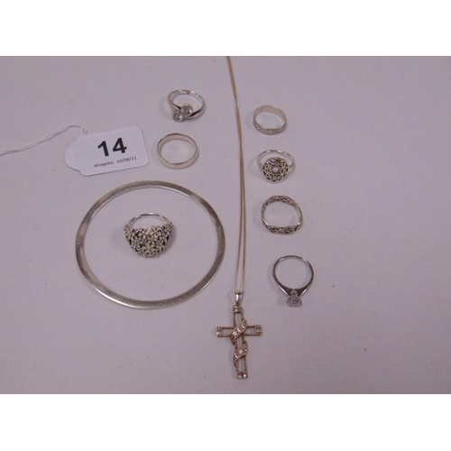 14 - Various silver jewellery.