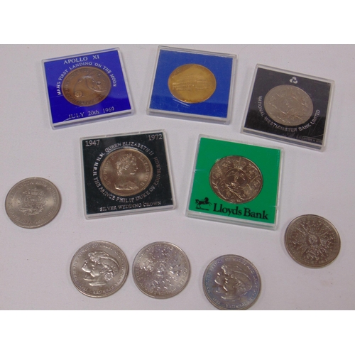 19 - Ten commemorative Crowns / medallions.
