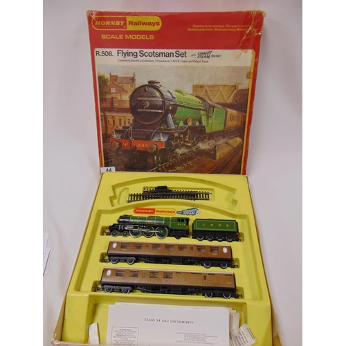 44 - Horny Railways R. 508 Flying Scotsman set, locomotive and two coaches in L.N.E.R. Livery, boxed.
