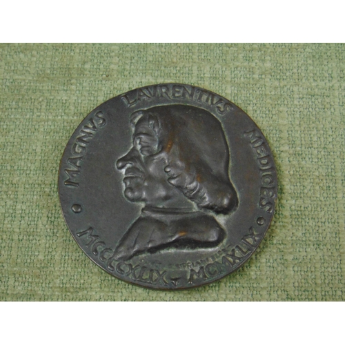 41 - Large Bronze medallion commemorating the 500th anniversary of the birth of Lorenzo de Medici of Flor... 