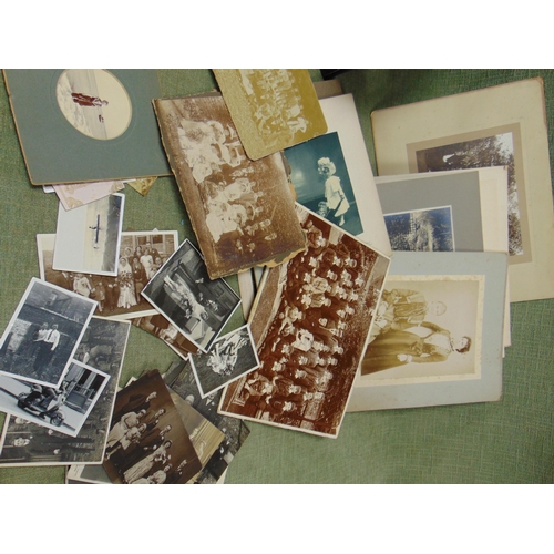 103 - Box of vintage / antique photographs.