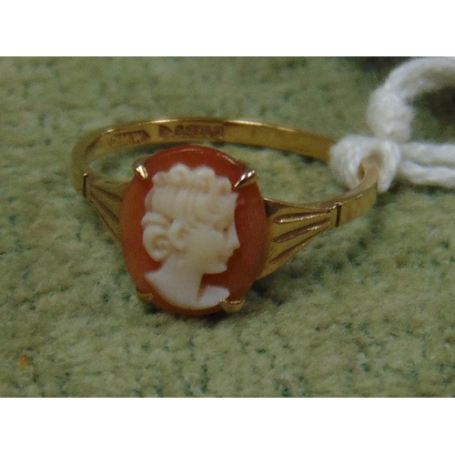 33 - 9ct gold cameo ring, size N, 1.6g.