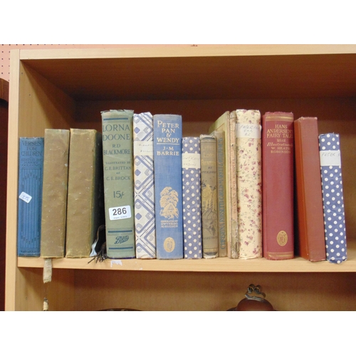 286 - Various vintage books.