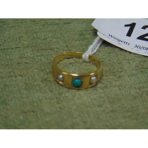 12 - 18ct yellow gold ring set with split seed pearls and turquoise, size O, 4.6g.