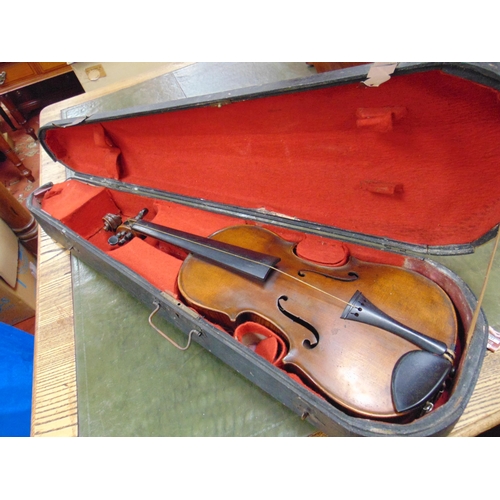 274 - Cased vintage violin.