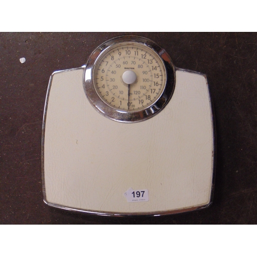 197 - Retro set of Salters bathroom scales.