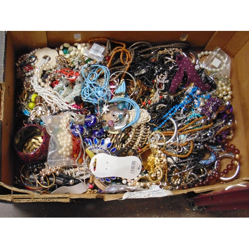 221 - Box of costume jewellery.