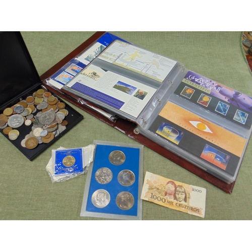 42 - Good collection of coins, and presentation packs.