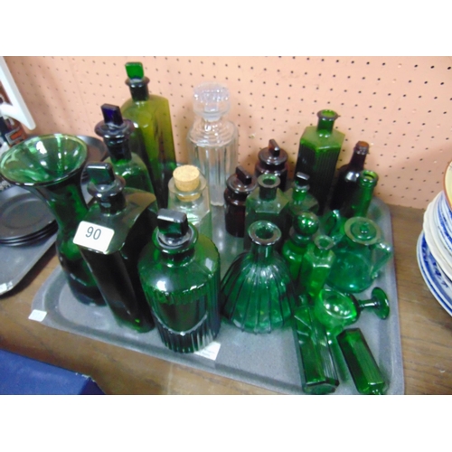 90 - Collection of green coloured glass.