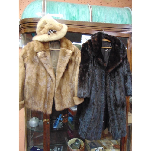 456 - Vintage ladies fur coat and matching hat, and one other fur coat. (3).