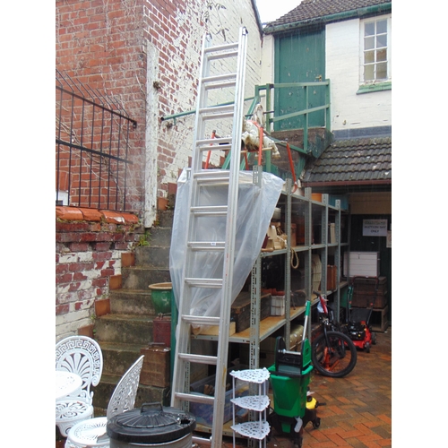 463 - Set of aluminium extending ladders.