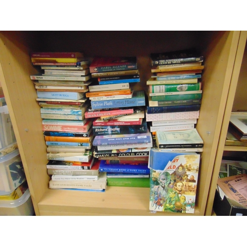 301 - Large quantity of books.