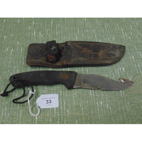 33 - Wind River fixed blade hunting knife in sheath, AF.