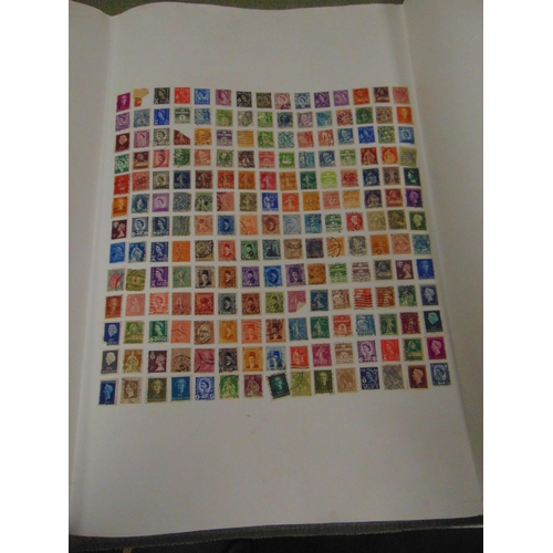 175 - Collection of stamps.