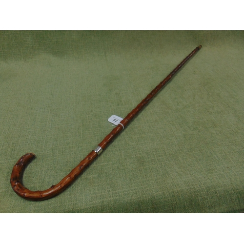 82 - Vintage walking cane, having London silver mount.