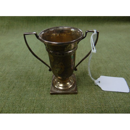 600 - Silver two handled trophy, Birmingham 1937, commemorating Wynnstay Bowling Club challenge cup 1937, ... 