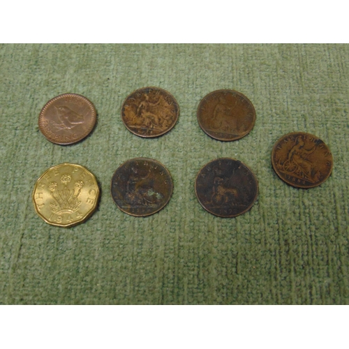 139 - Quantity of Victorian farthings , Heaton 1874, and uncirculated Elizabeth 1956 together with and unc... 