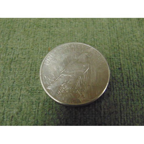 141 - USA 1923 silver peace dollar.