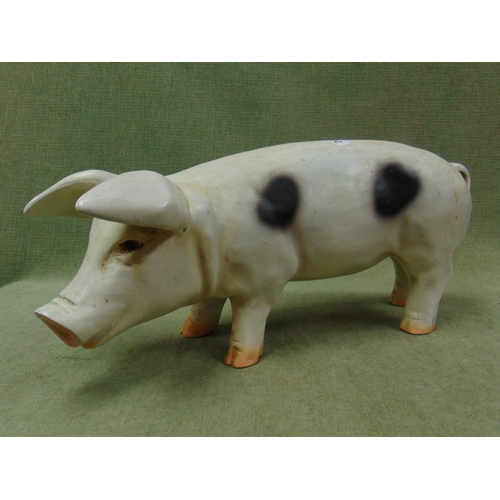 206 - Plastic model pig, 11 x 25