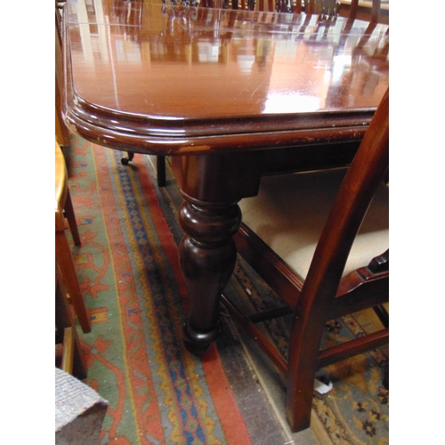 288 - Large late Victorian mahogany extending dining table, rounded corners, on shaped supports, 29 x 55 x... 