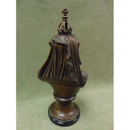 58 - Reproduction Bronze model of Queen Victoria.17