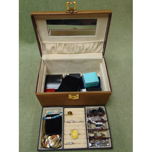 153 - Box of costume jewellery.