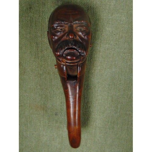 220 - Late 19th century Black Forest figural nut cracker, Otto von Bismarck. (sf).