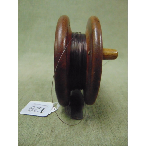 129 - Antique wooden fishing reel.