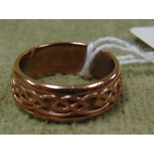 156 - Cased Clogau gold ring, having banded decoration, size S, 8.1 gms.