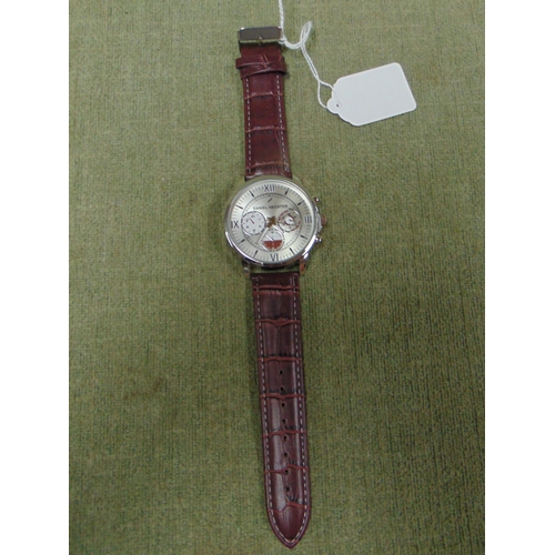 19 - Daniel Hetcher gents wristwatch.