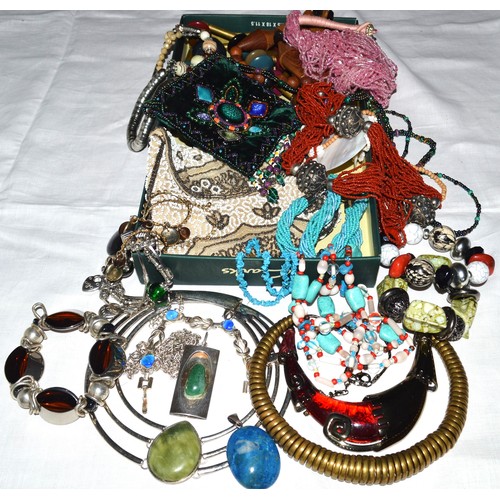 96 - Various costume jewellery.